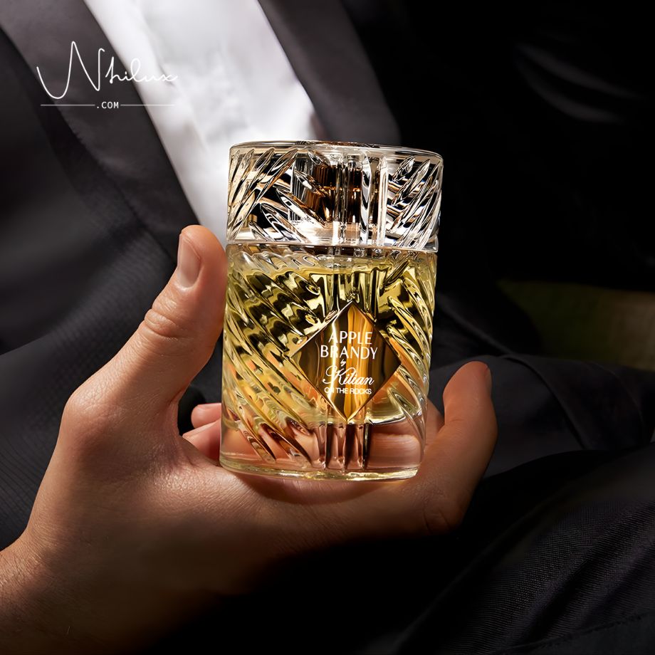 apple-brandy-on-the-rocks